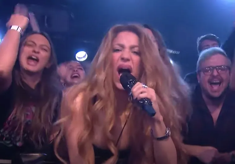 El aullido de Shakira: así ha sido su explosiva actuación en directo con Bizarrap en el show de Jimmy Fallon