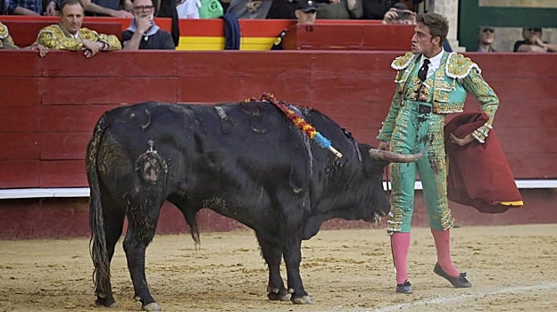 Desplante del Niño de las Monjas mirando al tendido
