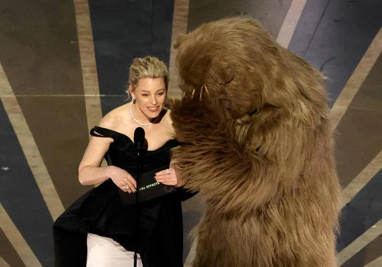 Qué es el oso cocaína que salió al escenario de los premios Oscar 2023
