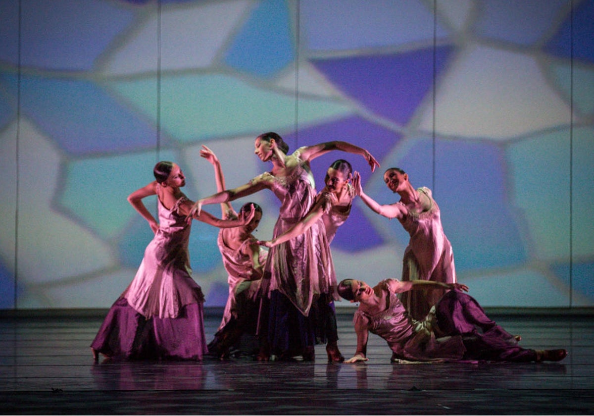 Una imagen de una de las coreografías de Ibérica de Danza