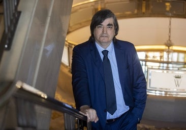 Jaime Bayly: «Cuando Vargas Llosa se enamora es la guerra del fin del mundo»