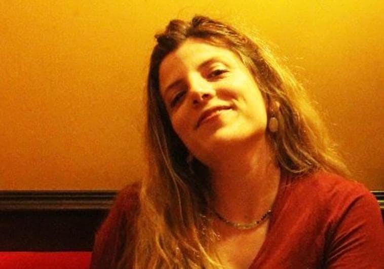 Júlia Bacardit, la escritora catalana que veta al castellano, critica a los que no y está en contra de la donación de óvulos