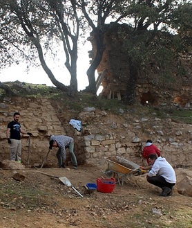 Imagen secundaria 2 - Las excavaciones en Castro Ferral han revelado que esta fortificación es un verdadero castillo