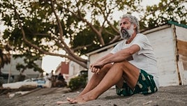 Sr. Chinarro: «La gente se ha subnormalizado, da asco ver cómo vota a favor de su propio exterminio»