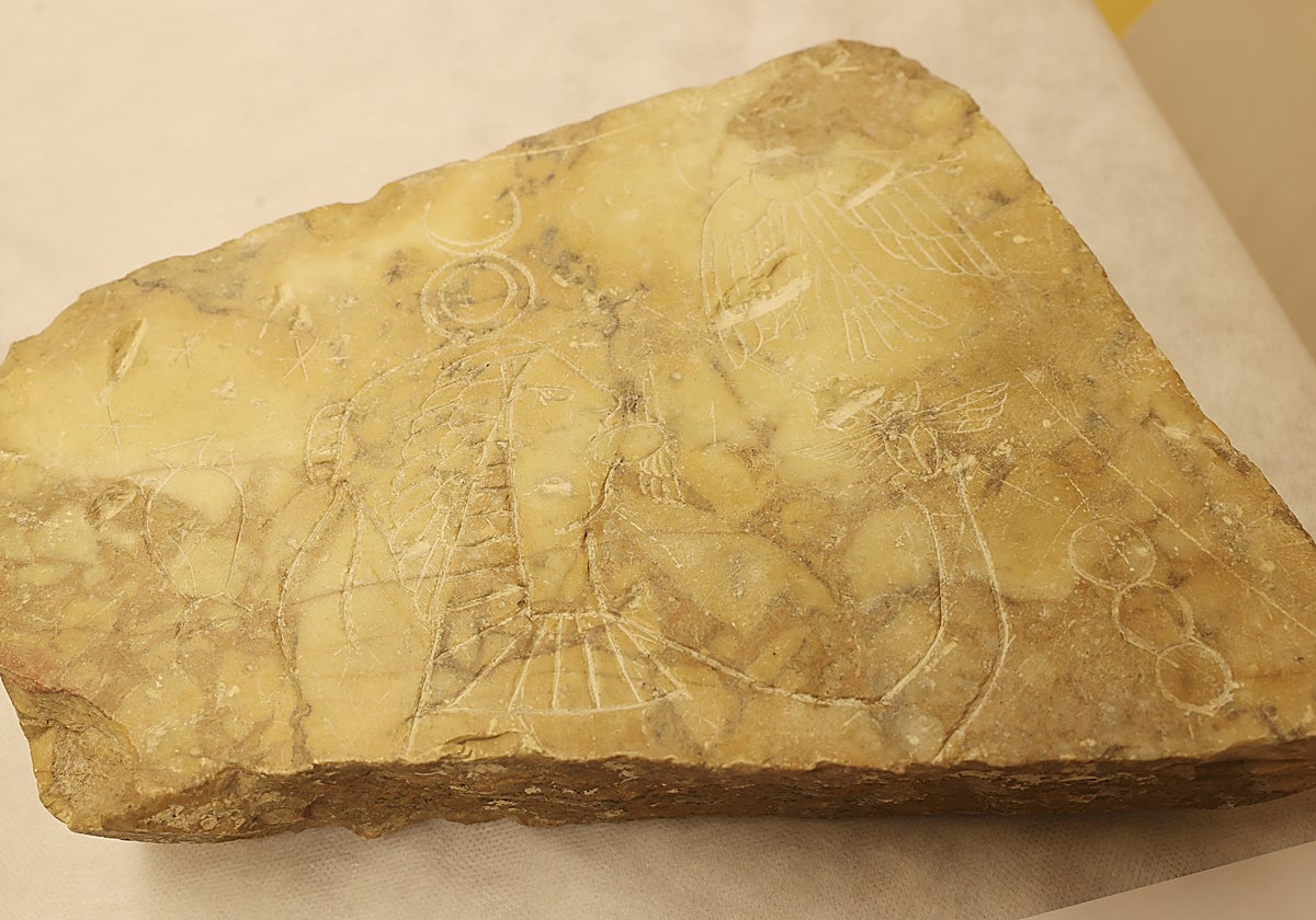 Fragmento del llamado sarcófago egipcio de Tarragona, en el MAN