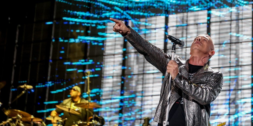 Eros Ramazzotti abandonó el escenario del WiZink por el trato de la seguridad a sus fans