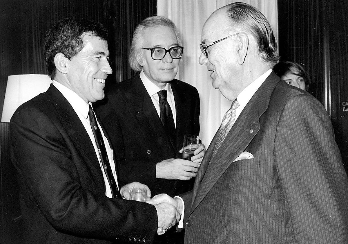 Fernando Sánchez Dragó, con Francisco Umbral y Camilo José Cela