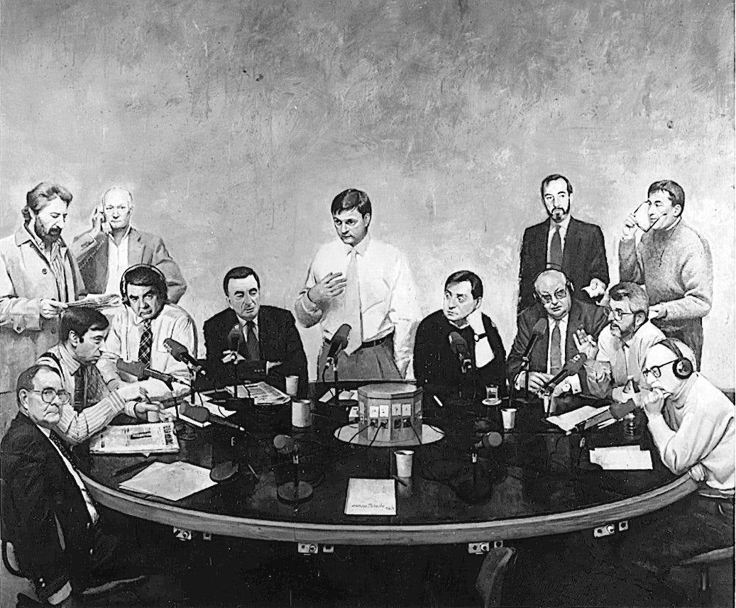 Sánchez Dragó (a la derecha de pie, con las gafas en la mano), con otros integrantes de la tertulia conducida por Antonio Herrero (de pie, en el centro) en el programa 'La mañana', de Cope, en un cuadro de Álvaro Toledo que se presentó en la galería Ansorena. El resto de tertulianos que aparecen son, de izquierda a derecha: Ramón Tamames, Pedro J. Ramirez, Jose Luis Gutiérrez, Justo Fernández, Martin Ferrand, Luis Maria Anson, Federico Jimenez Losantos, Jaime Campmany, Pablo Sebastián,  Amando de Miguel y Víctor Marquez Reviriego 