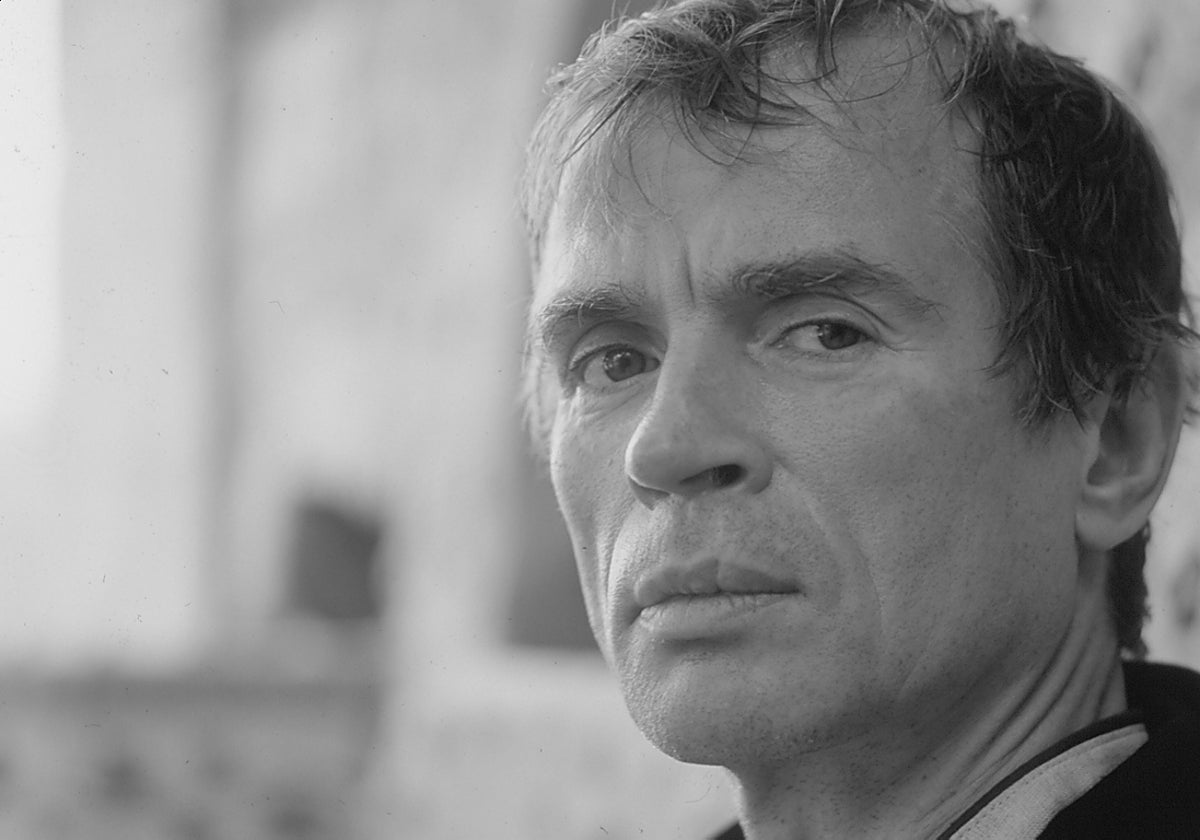 La obra está basada en el célebre bailarín ruso, director del ballet de la Ópera Nacional de París de 1983 a 1989