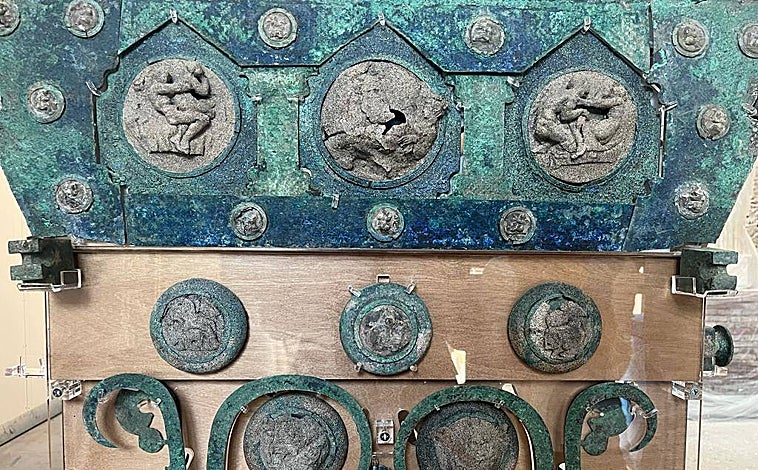 Imagen principal - Tres aspectos de la carroza reconstruida