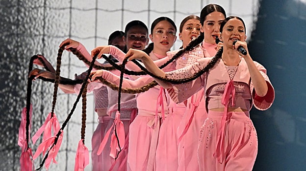 ¡Mira cómo brilla la melena de las checas!