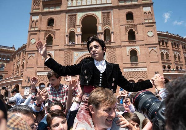 Marco Pérez, el último superdotado del toreo, abre la Puerta Grande de Las Ventas