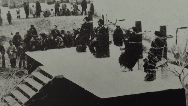 La exposición 'El tragaluz democrático' plasma la vida y muerte por la lucha democrática