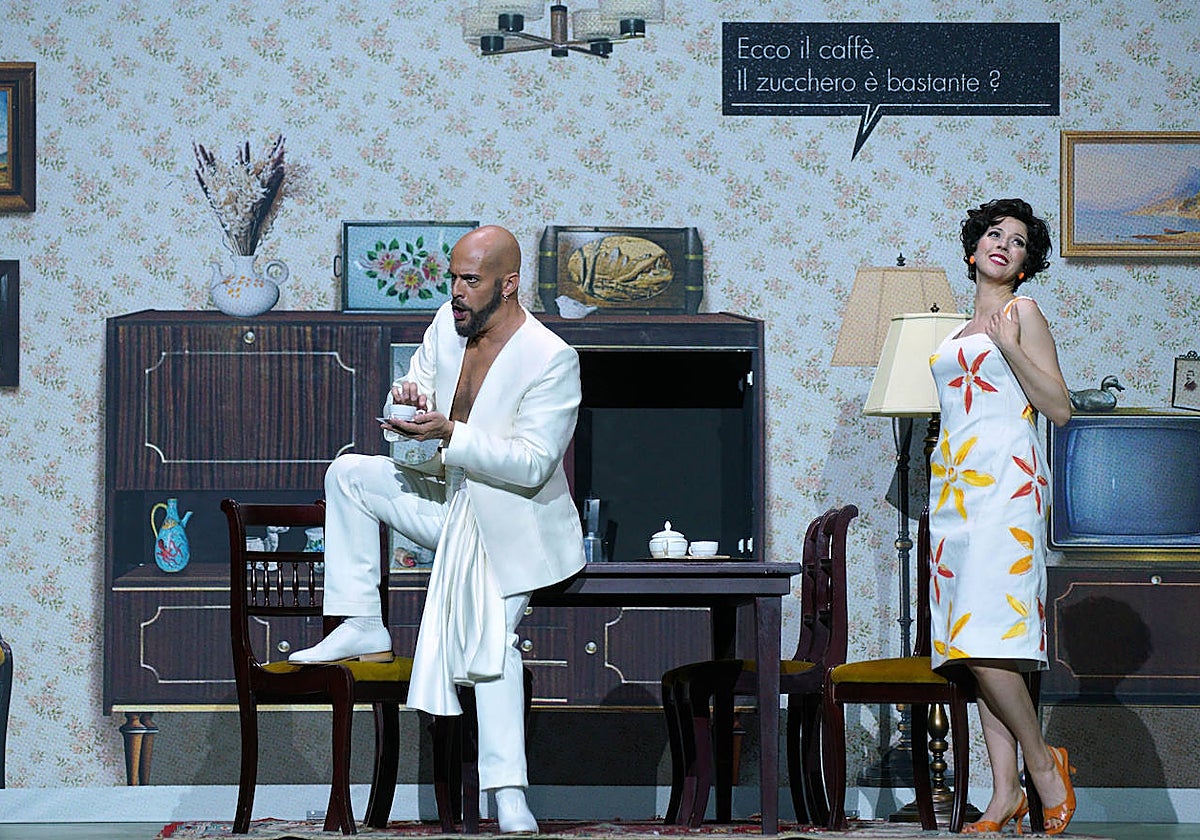 Alex Esposito y Lisette Oropesa, en una escena de 'Il turco in Italia'
