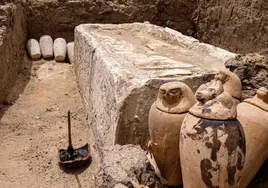 Arqueólogos egipcios descubren dos talleres de embalsamiento en la necrópolis de Saqqara