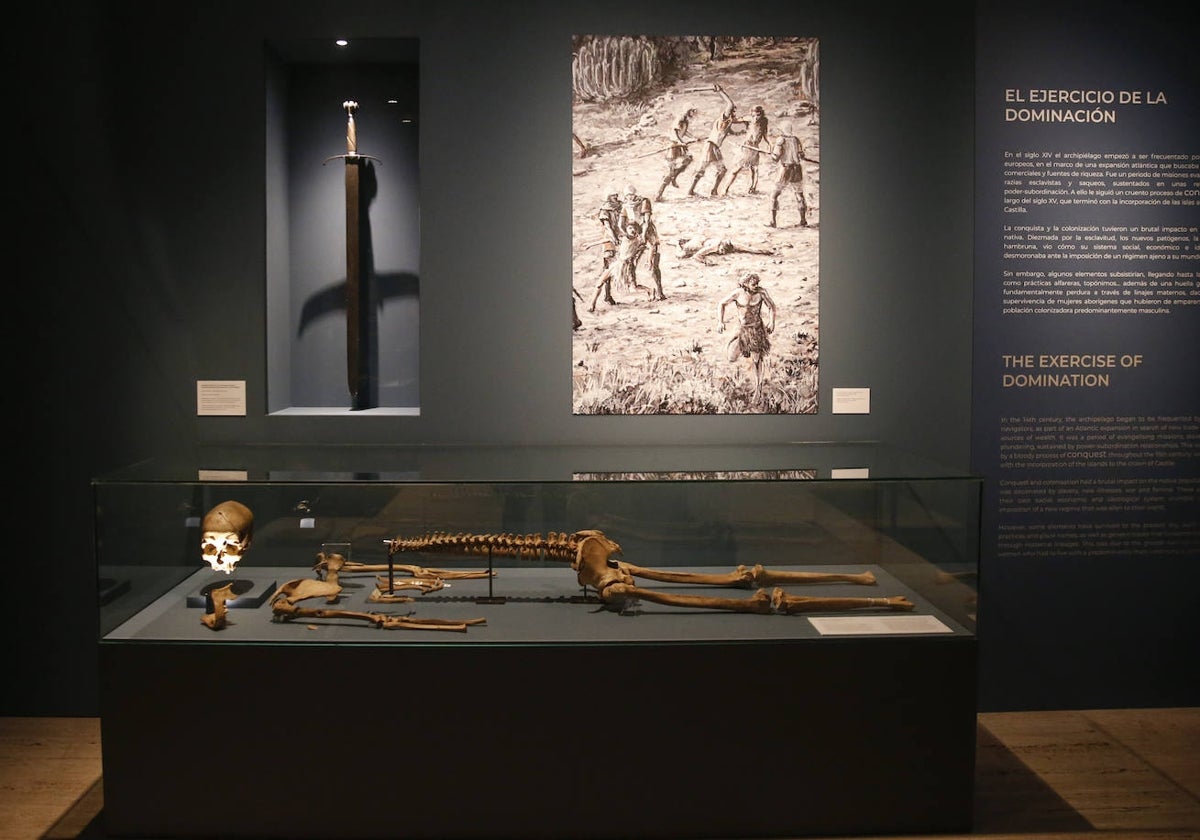Una escena de la exposición 'Historias de una isla' sobre la arqueología de Gran Canaria en el Museo Arqueológico Nacional