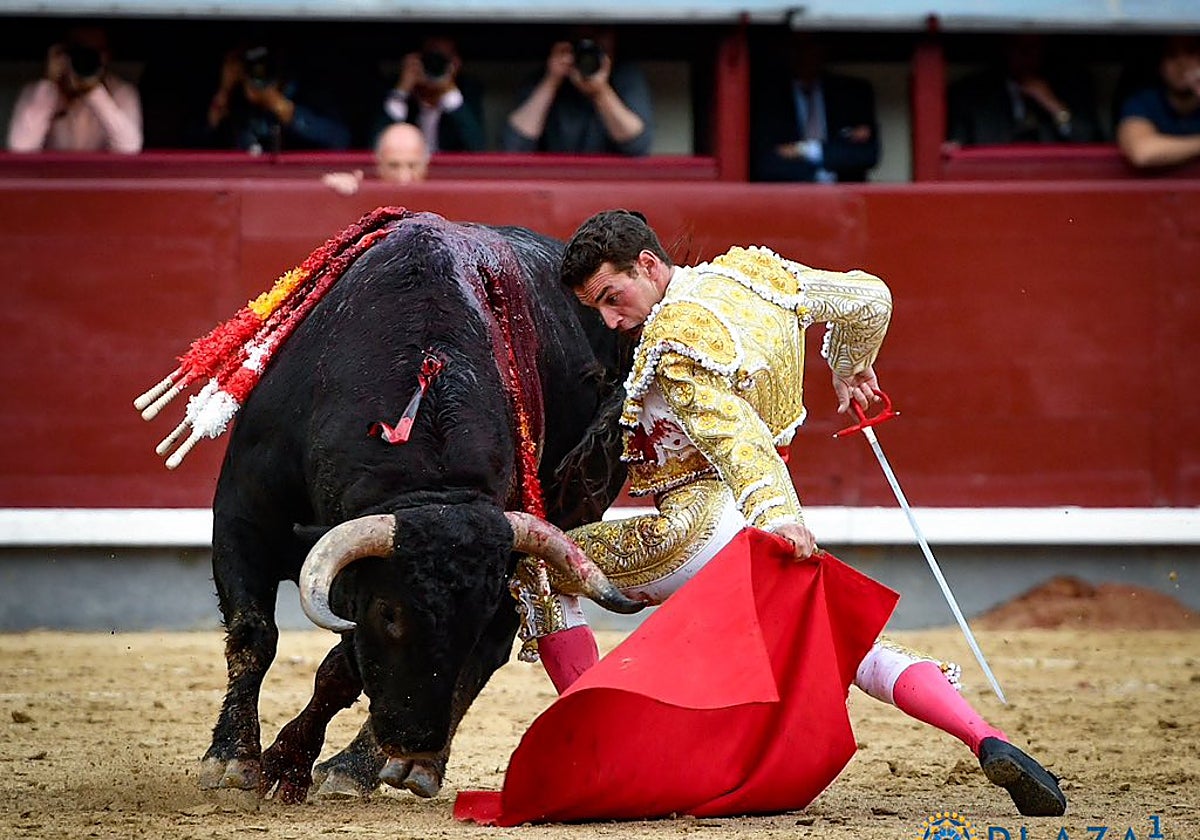 Fernando Adrián con Contento