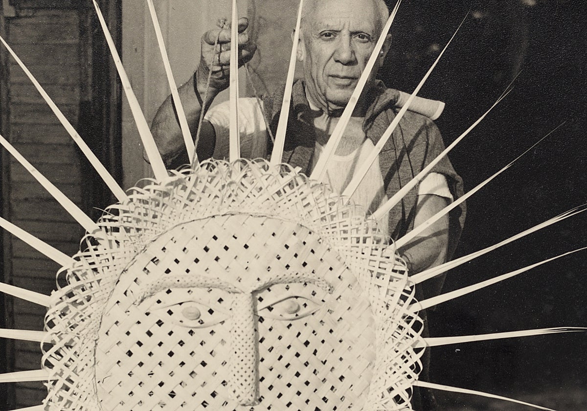 Detalle de  Pablo Picasso con un sol, foto tomada por Jacqueline Roque