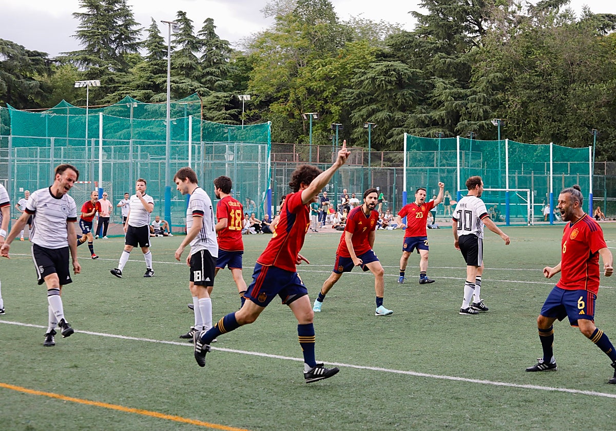 Carlos Marañón fue el autor del primer gol en una jugada de estrategia