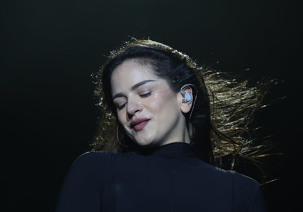 Rosalía defiende su libertad para cantar sobre sexo como «Madonna y Björk»