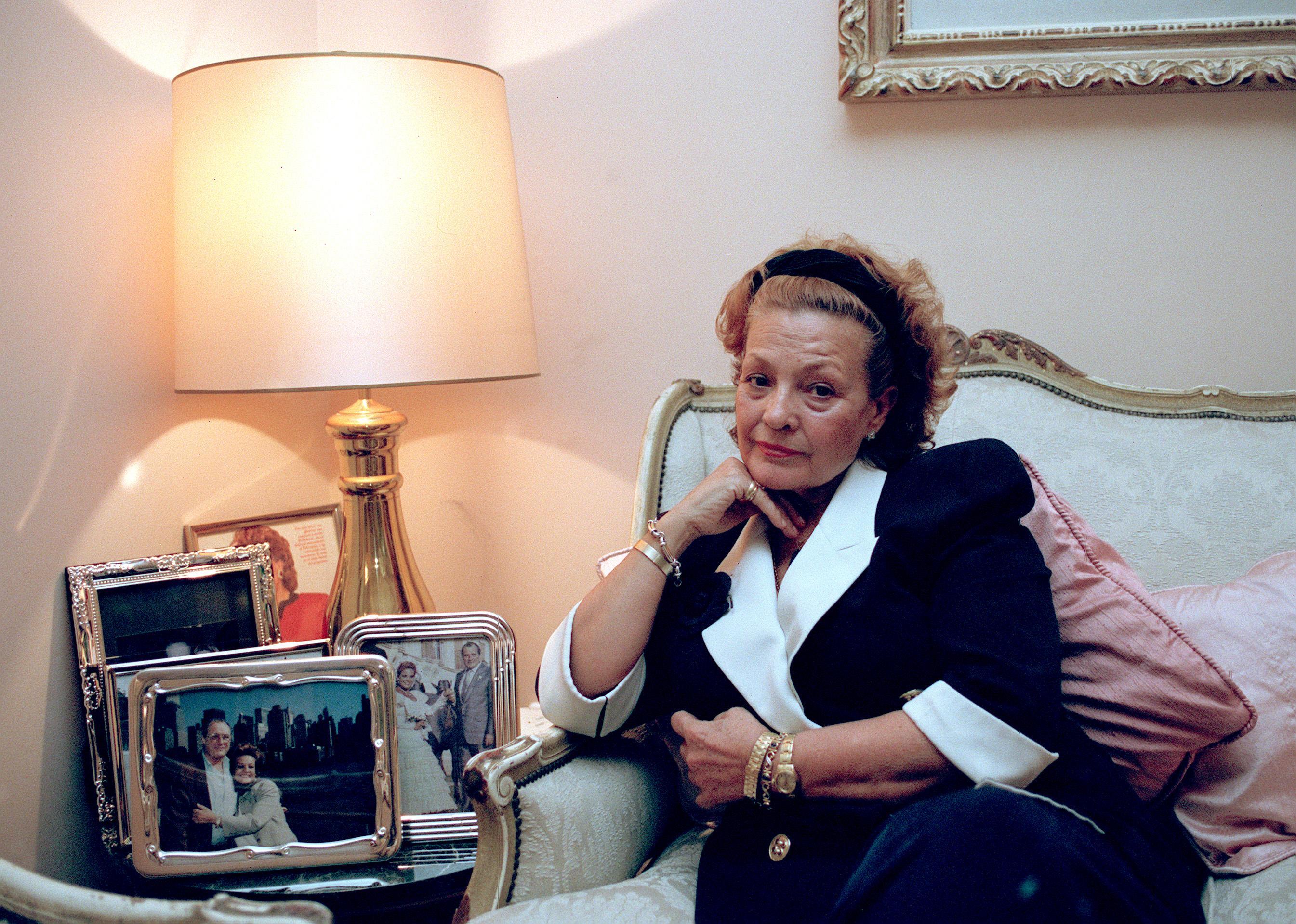 Carmen Sevilla en su casa de Madrid en el año 2000