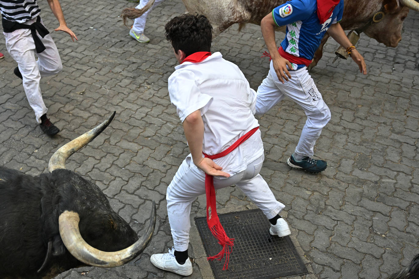 Los Cebada Gago dejan un emocionante y peligroso encierro en San Fermín