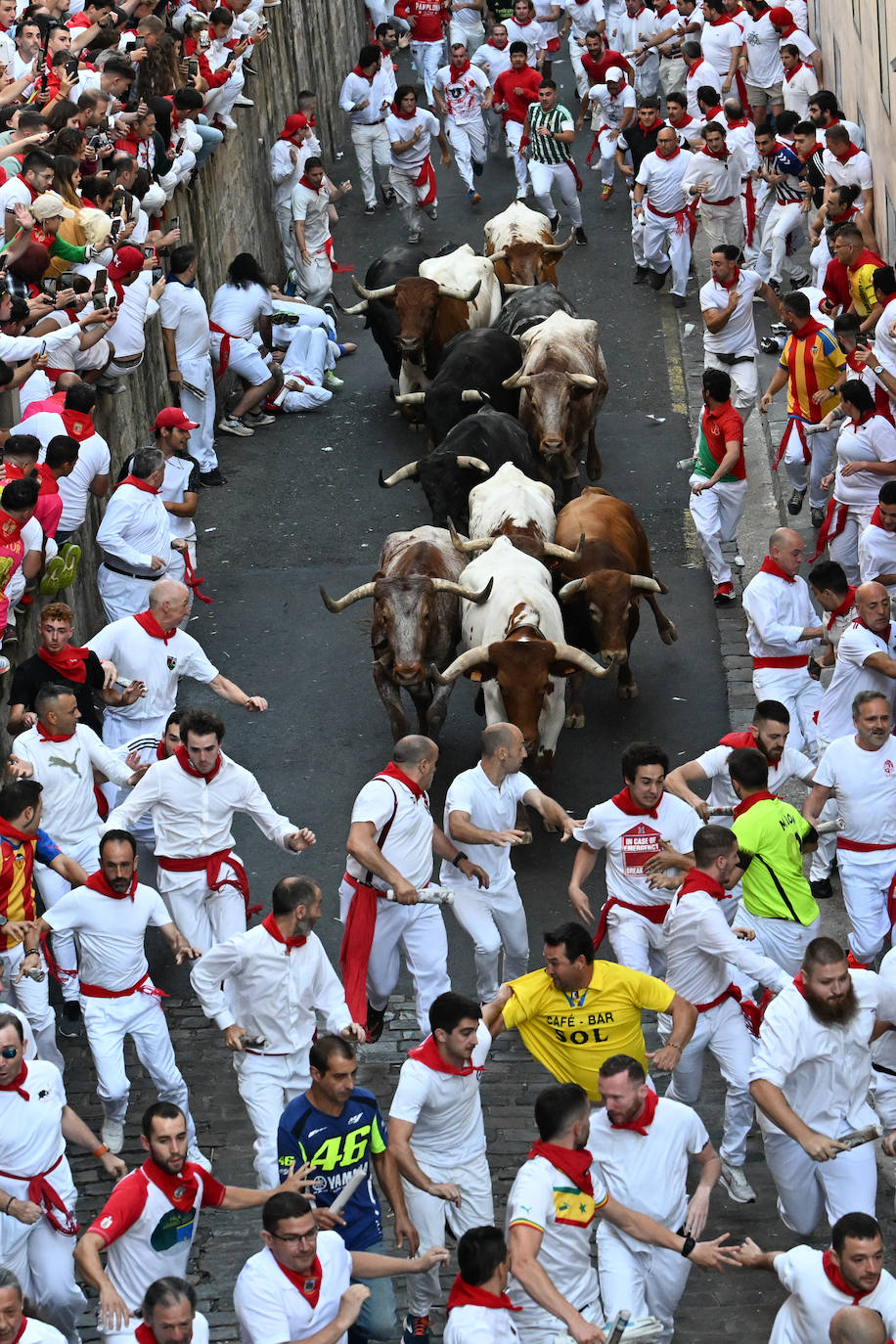 Los Cebada Gago dejan un emocionante y peligroso encierro en San Fermín