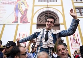 Puerta grande de Tomás Rufo al son del 'hit' del verano electoral