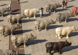 Una manada artística de rinocerontes de colores toma la plaza del Pilar de Zaragoza