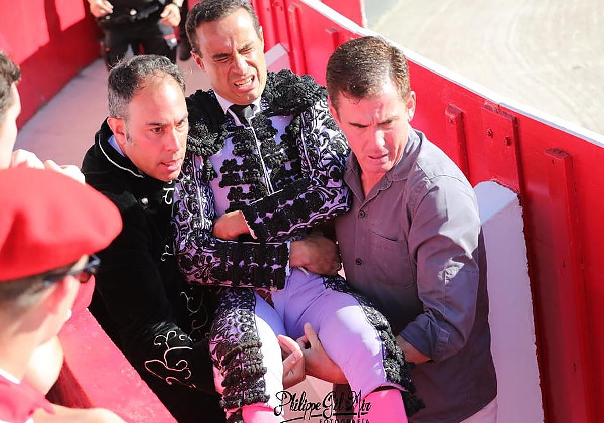 Cándido Ruiz,de la cuadrilla de David de Miranda, es trasladado a la enfermería