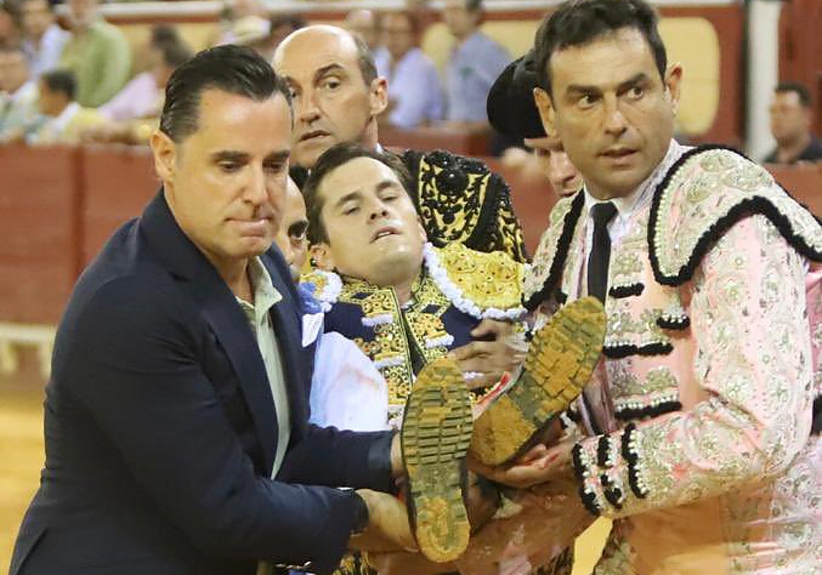 Luque era llevado a la enfermería por las cuadrillas