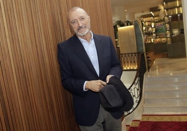 Arturo Pérez-Reverte es Conan Doyle