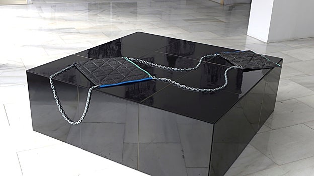 'S/T [Robo en la tarima]', de la muestra 'Una imagen que no duela ni cueste mirar' (2020)