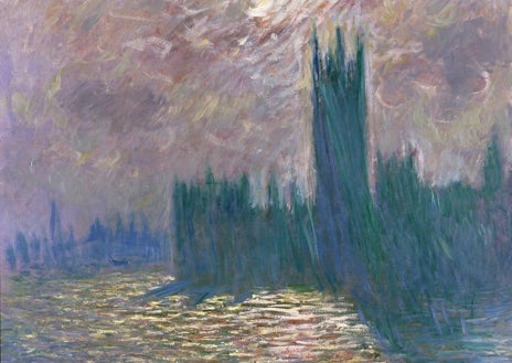 Imagen secundaria 1 - Sobre estas líneas, el montaje de la exposición cuenta con una parte inmersiva. Sobre estas líneas, a la izquierda, 'Londres, el Parlamento, reflejos en el Támesis'