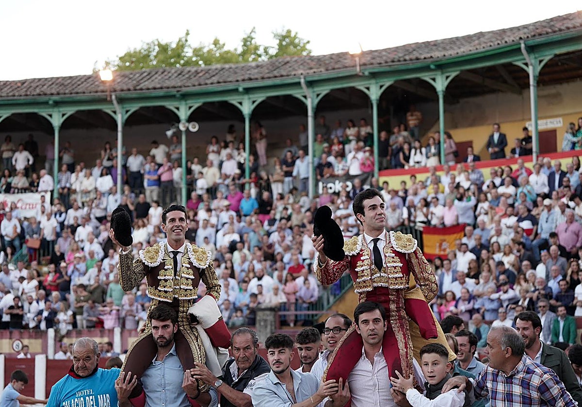 Talavante y Rufo por la puerta grande de La Caprichosa