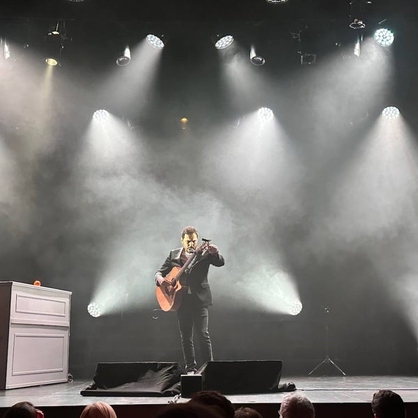 Ismael Serrano ya no finge la dignidad del goleado