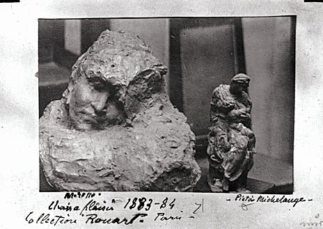 Imagen secundaria 1 - Sobre estas líneas, fotografía y escultura de Medardo Rosso. Arriba, uno de los lienzos de Joaquín Sorolla de 'Vamos a la playa'