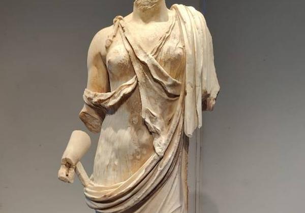Descubrimiento «excepcional» de arqueólogos españoles en Italia: Hallan una estatua femenina de mármol de época romana