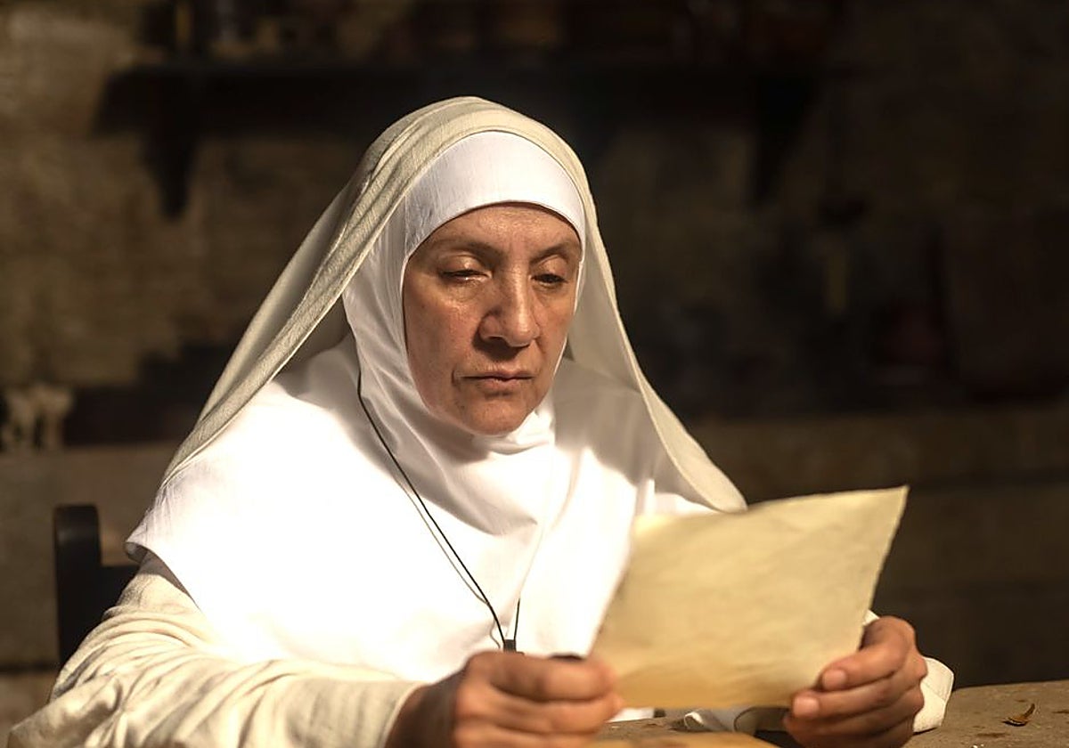 Blanca Portillo caracterizada como Teresa de Jesús, en la película de Paula Ortiz