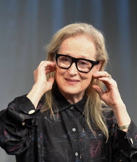 Imagen secundaria 2 - Meryl Streep posó con los actores de la ESAD, habló con ellos y se emocionó