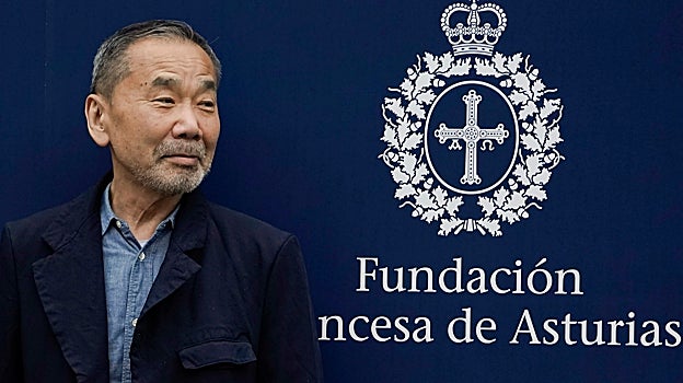 El escritor Haruki Murakami en su recepción en el Hotel Reconquista de Oviedo