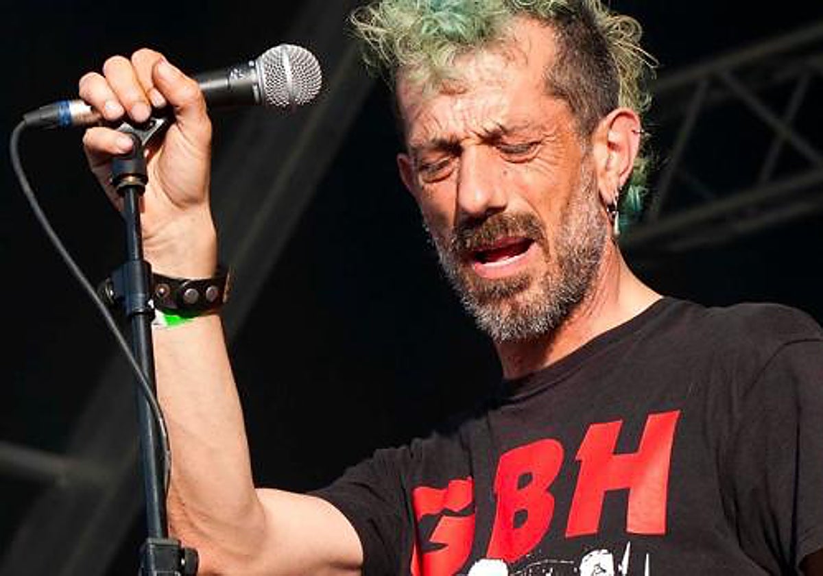 El cantante Manolo Kabezabolo