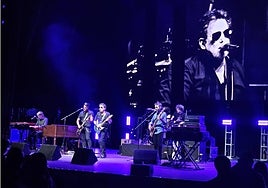 Calamaro en Nueva York: entre el estadio (azteca) y el teatro