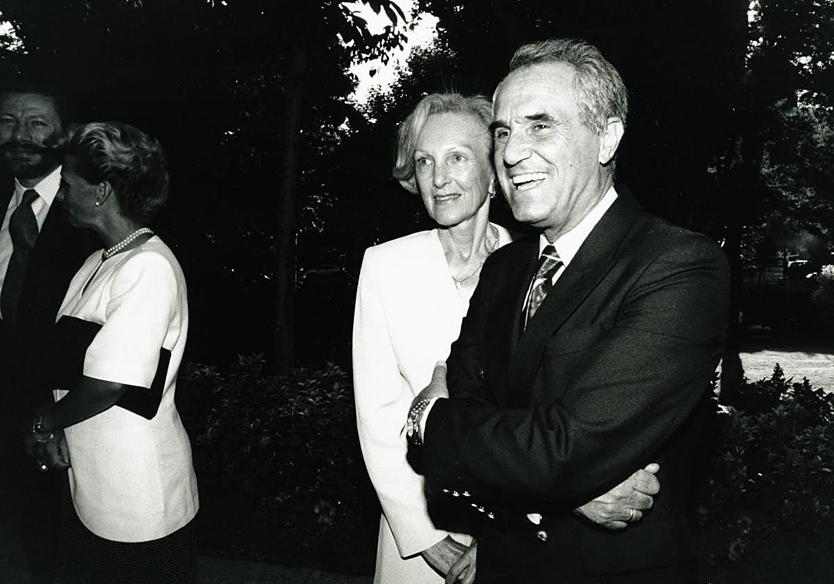 El columnismo se rinde a José María Carrascal, el periodista que se marchó escribiendo