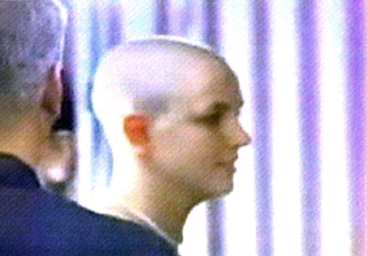 Imagen de la cantante tras rasurarse al cero el pelo en un acto desquiciado