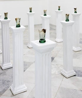 Imagen secundaria 2 - En las imágenes, algunas de las instalaciones de Concha Jerez en el CAAC, como ‘Identidad de un espacio geográfico-Pl. de Colón de Madrid’ (sobre estas líneas) y ‘Tiempo diario’ (arriba)