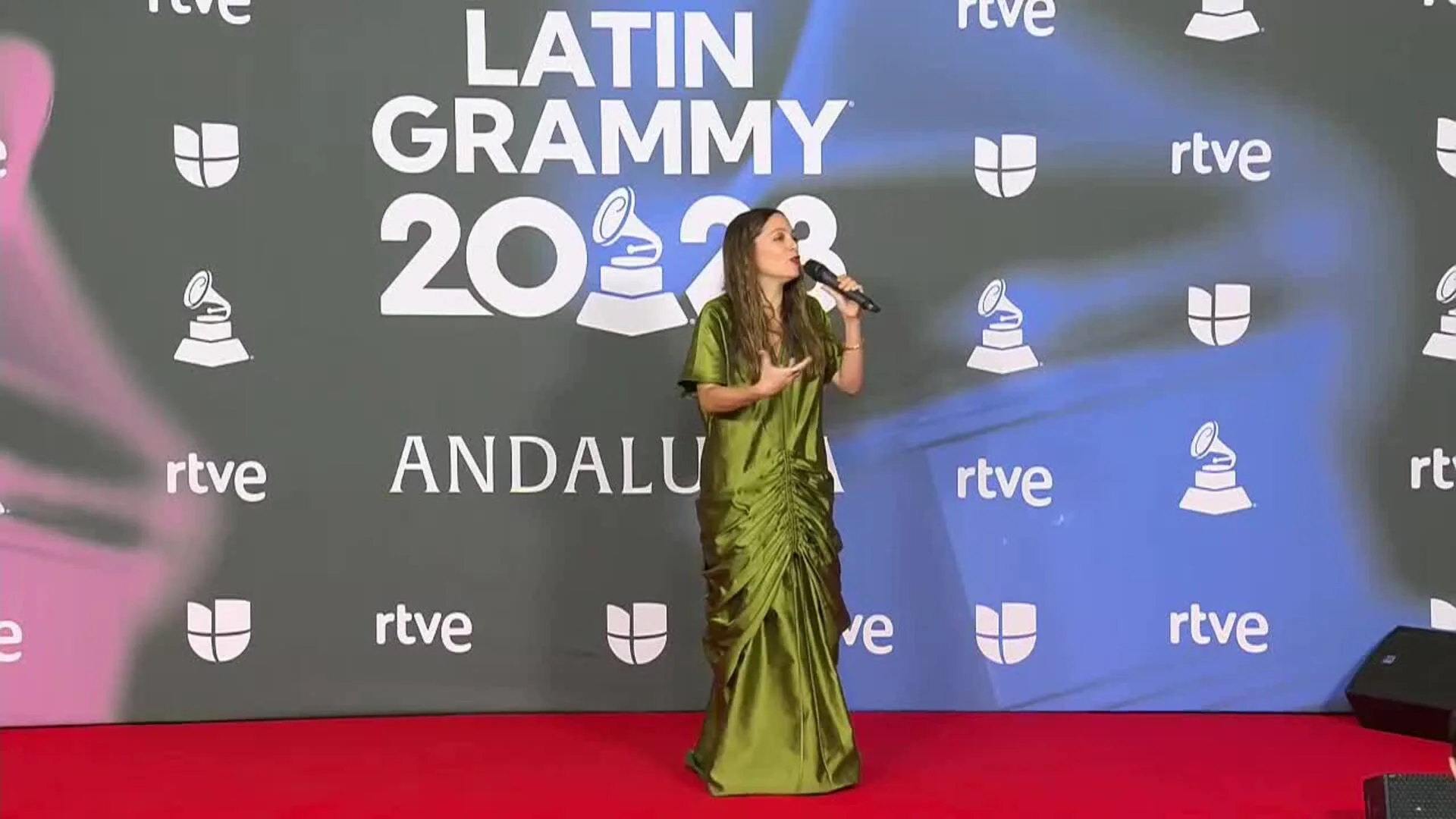 Nathy Peluso, Natalia Lafourcade y Carín León, expresan la alegría de