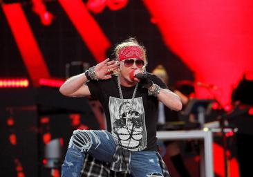 Axl Rose, el vocalista de Guns N'Roses, acusado de agresión sexual en 1989
