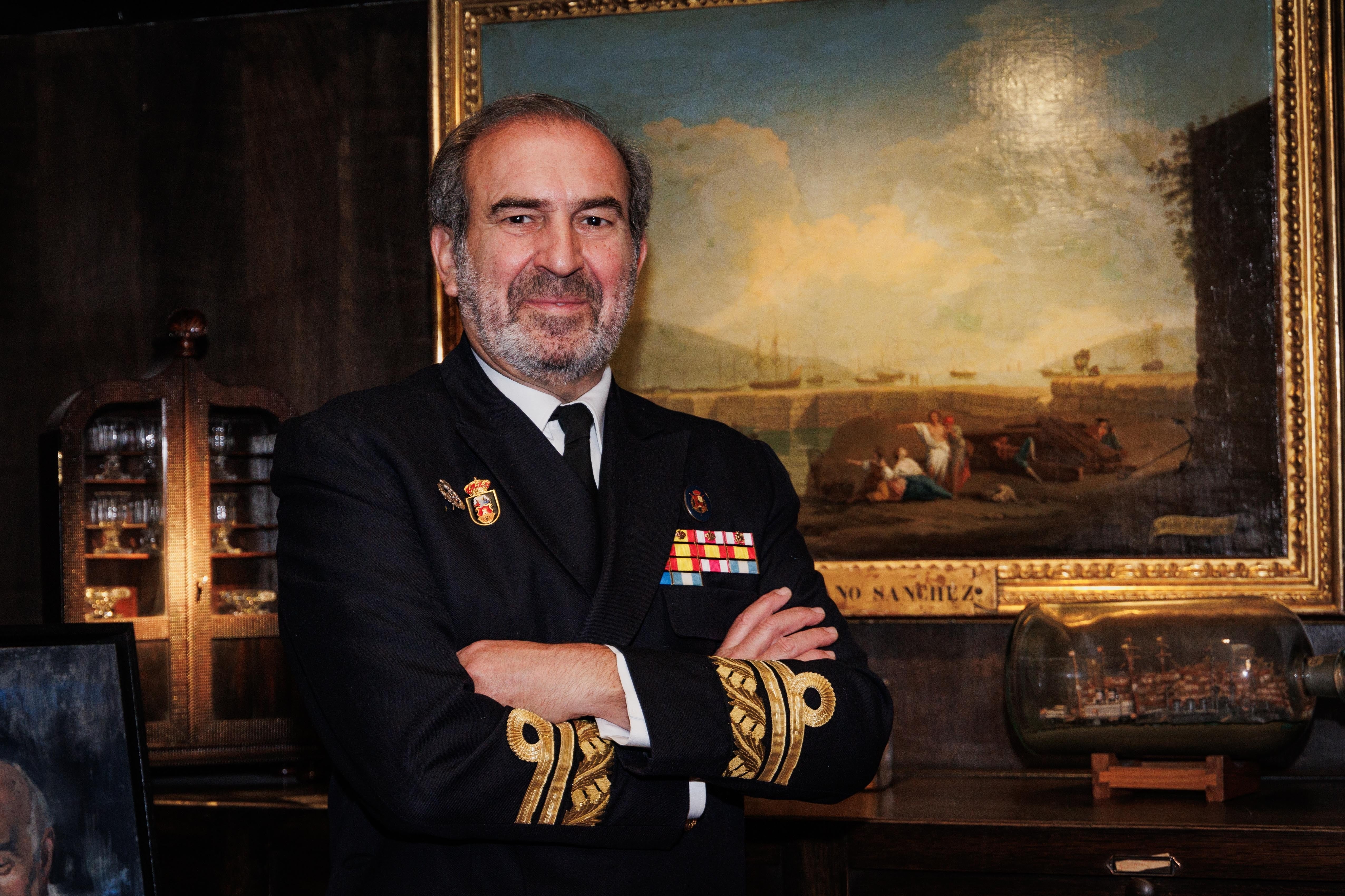 Vicealmirante Enrique Torres Piñeyro, director del IHCN