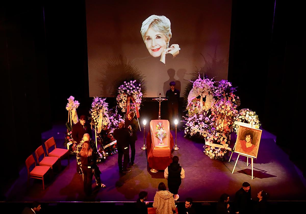 Capilla ardiente de la actriz Concha Velasco, al que acuden familiares, amigos y autoridades